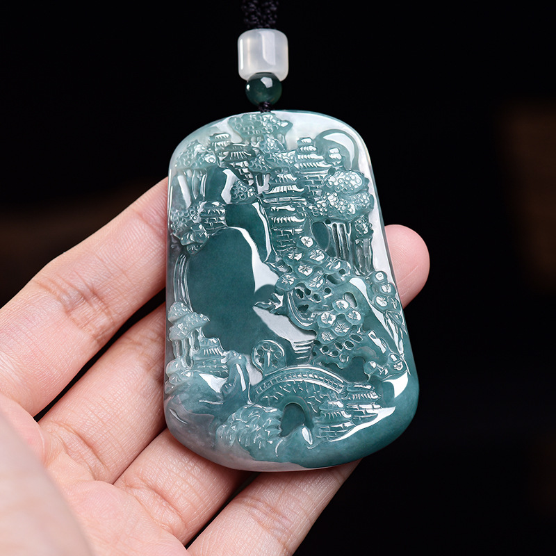Necklace Pendant - قلادة من اليشم البورمي الطبيعي بتصميم