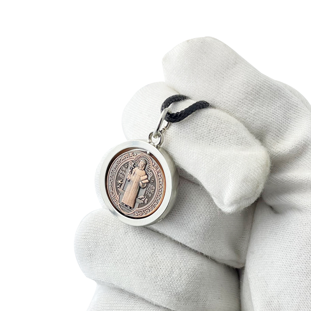 Jewelry & Watches Bench - قلادة جديدة بتميمة القديس بينيديكت، صليب