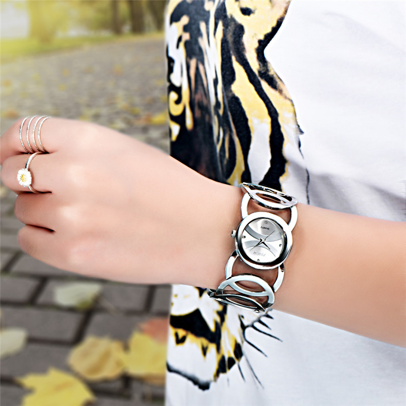 العلامة التجارية الفاخرة سيدة  - مراجعة Jewelry Watches Vintage وسعره