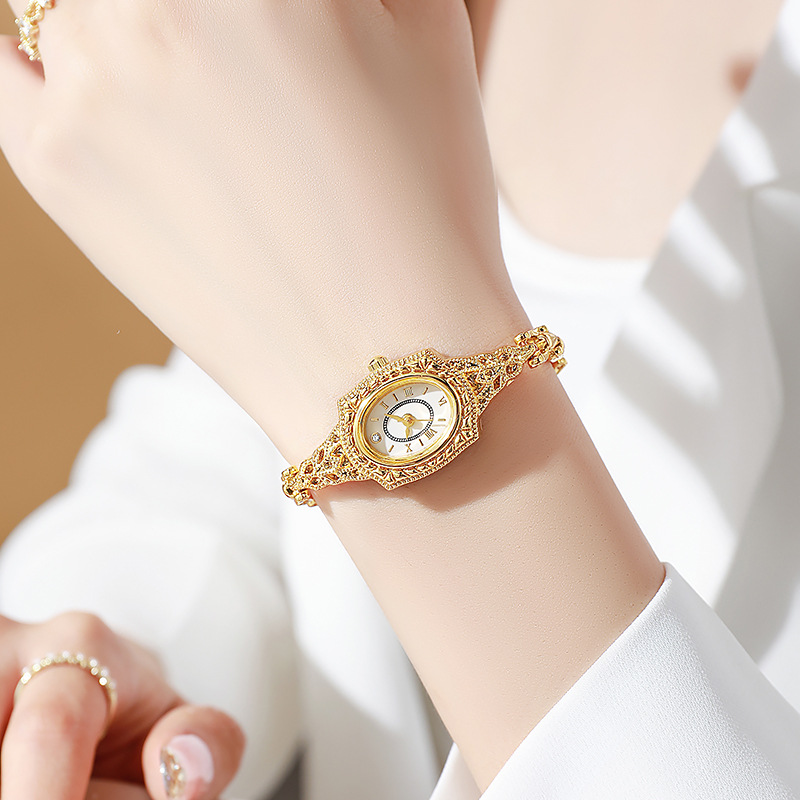 ساعة يد نسائية بتصميم برميلي ع - مراجعة Jewelry Watches Vintage وسعره