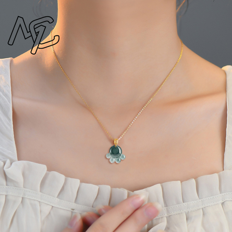 قلادة بتعليقة مخلب القط من الي - مراجعة Jewelry & Watches Bench وسعره